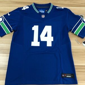 🥳Dk Metcalf Royal Throwback #14 Jersey😙